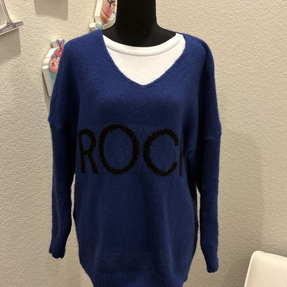 ShopEvelynne 🇮🇹 Made in Italy Blue Sweater Top with Black Lettering One Size